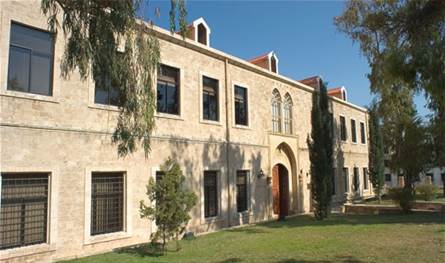 صراع على النفوذ في مجلس الإنماء والإعمار...الخدمة المدنية تساند مفوّض الحكومة