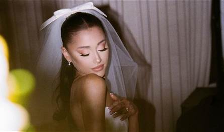 بسبب شكلها ونحافتها الزائدة.. نجمة شهيرة تُثير الجدل وترد على الانتقادات (صور)