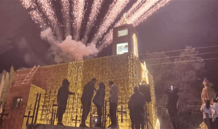 احتفال إضاءة الكنائس في بلدة أردة – زغرتا بمناسبة شهر الأعياد المجيدة