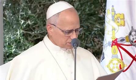 في مراسم رسميّة... البابا غادر لبنان: بارك الله اللبنانيين وإلى اللقاء