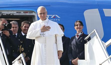 خلال توجّهه إلى روما.. رسالة من البابا لاوون الرابع عشر إلى الرئيس عون (فيديو)