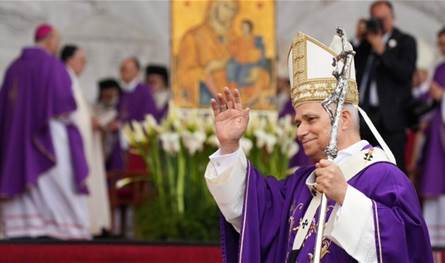 فور وصوله إلى روما... هذا أوّل ما قام به البابا بشأن لبنان (فيديو)