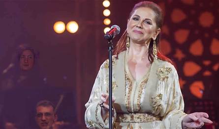 ميادة الحناوي تكشف الحقيقة كاملة حول تقنيات الذكاء الاصطناعي في حفلتها الأخيرة