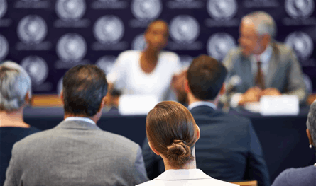 بالفيديو.. مذيعة تنهار خلال بث مباشر