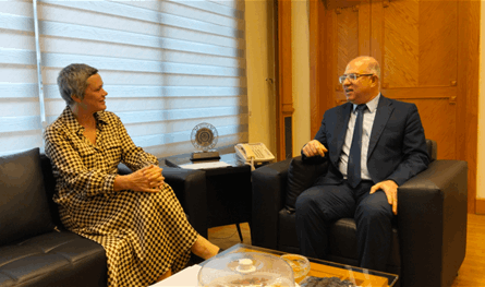 وزير العمل بحث وسفيرة الاتحاد الأوروبي سبل تعزيز التعاون والدعم