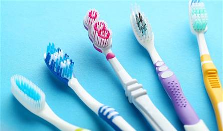 لتجنب الأمراض.. متى يجب تغيير فرشاة الأسنان؟ 