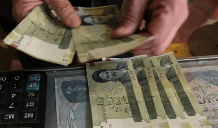 إنخفاض جديد للريال الإيرانيّ أمام الدولار... كم سجّل اليوم؟