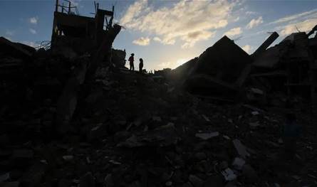 الغارات الاسرائيلية مستمرة على غزة.. حماس: إسرائيل تتنصل من الهدنة