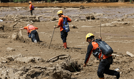 كارثة فيضانات آسيا.. عداد القتلى تجاوز الـ1400