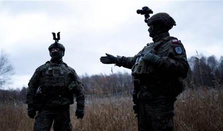 رئيس وزراء بولندا السابق: هذا هو &quot;السلاح الوحيد&quot; الذي يُمكننا تقديمه إلى أوكرانيا