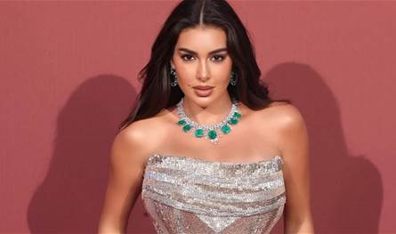 بتوقيع مصمم لبناني.. ياسمين صبري تتألق على السجادة الحمراء في السعودية (فيديو)