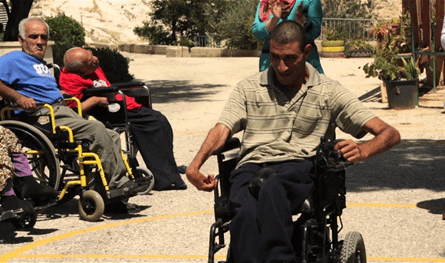 بين الأزمات والحقوق.. أين يقف الأشخاص ذوو الإعاقة في لبنان اليوم؟