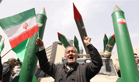 إيران تدفع الشرق الأوسط إلى شفا الحرب