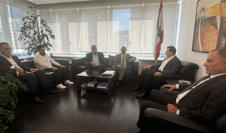 شحادة إستقبل وفدا من حوارة 