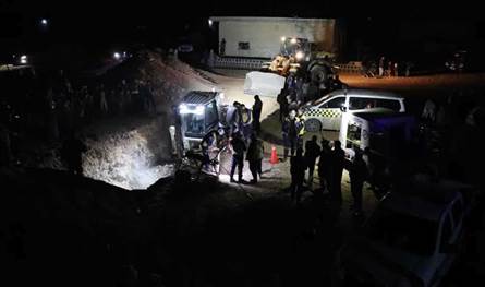 في بلد قرب لبنان… محاولات حثيثة لإنقاذ طفلة عالقة داخل بئر