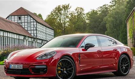 من بينها سيارات &quot;بورش&quot;.. شركة شهيرة تُكافئ موظفيها المتميزين بهذه الطريقة