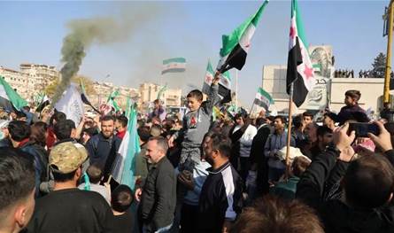 بعد عام على سقوط نظام الأسد.. كيف يبدو المشهد في الساحل السوري؟