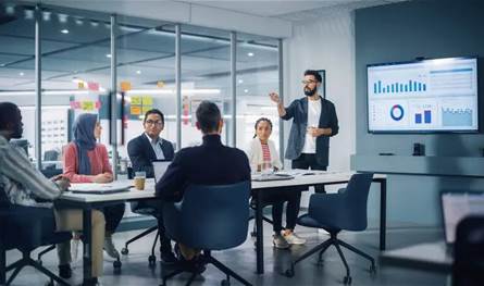 علم النفس يشرح.. هكذا تجعل الناس يعاملونك بجدية