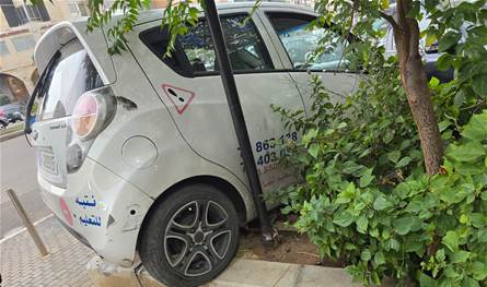 أثناء درس لتعليم القيادة... عطل مفاجئ أدى إلى حادث سير في طرابلس