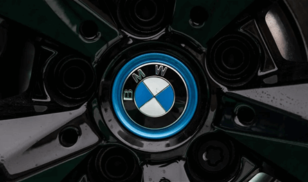 كيف تعيد BMW هندسة العاطفة خلف المقود؟