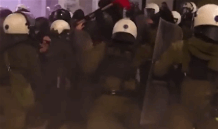 ذكرى رصاص 2008.. اشتباكات عنيفة في شوارع أثينا