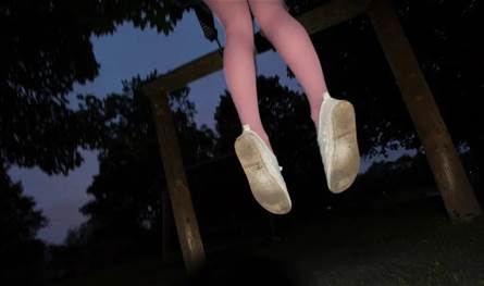 في إسبانيا... وفاة أمٌ بعد سقوطها وطفليها من الطابق العاشر!