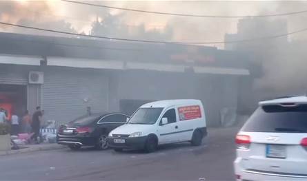 بالفيديو... حريق كبير داخل محل للمفروشات في جزين