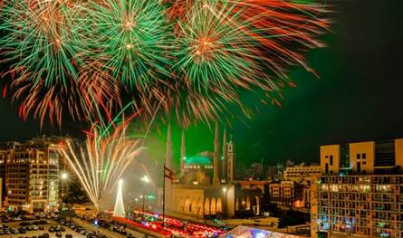 إضاءة شجرة الميلاد في ساحة الشهداء 