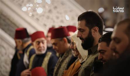 بالصور.. في الذكرى الاولى لتحرير سوريا الشرع يصلي في المسجد الأموي