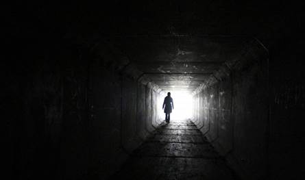 بسبب خلافات مع زوج طليقته.. فنان شهير يفقد حياته بطريقة مروعة (صورة)