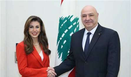 اجتماع فرنسي - أميركي- سعودي في باريس بمشاركة قائد الجيش وعون الى سلطنة عمان 