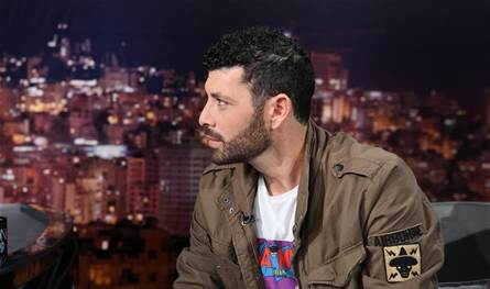 بعد تغييبه عن المسلسلات.. ممثل شهير يُقرر مغادرة لبنان نهائياً (فيديو)