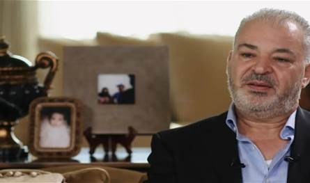 بالفيديو... هكذا احتفل نقيب الفنانين السوريين بمرور عام على سقوط الأسد