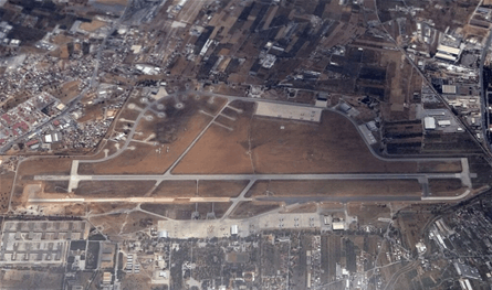 عاصفة تُغرق قاعدة جوية يونانية