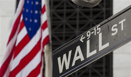 وول ستريت على أعتاب قمة تاريخية