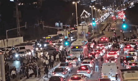 بالفيديو.. دهس عدد من الإسرائيليين  