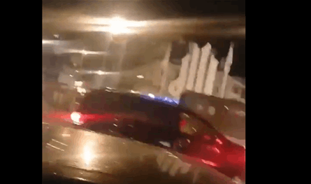 في لبنان.. تبادل إطلاق مفرقعات نارية بين عدد من الشبان خلال احتفالات ذكرى سقوط بشار (فيديو)