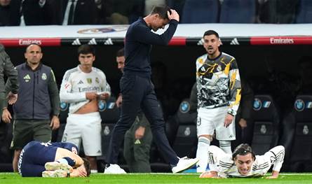 شتائم وصدامات.. ماذا يحدث داخل غرفة ملابس ريال مدريد؟