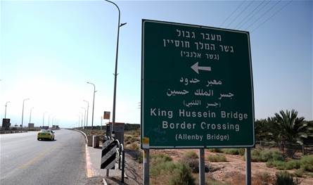 بعد تشديد الإجراءات الأمنية.. فتح معبر اللنبي أمام المساعدات من الأردن إلى غزة