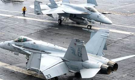 مكثتا لأكثر من 30 دقيقة فوق المياه.. مقاتلتان أميركيتان تحلقان فوق خليج فنزويلا