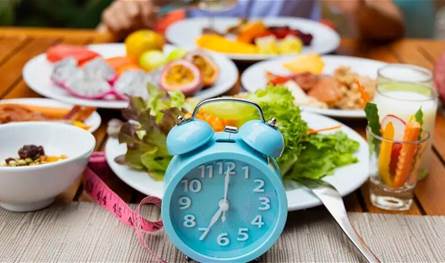 تفوق التخسيس.. تأثيرات مدهشة للصيام المتقطع