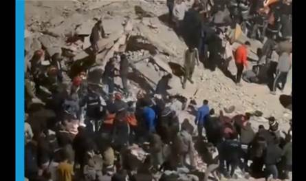 انهيار مبنيين سكنييين في المغرب.. مقتل 19 شخصاً وعمليات البحث متواصلة (فيديو)