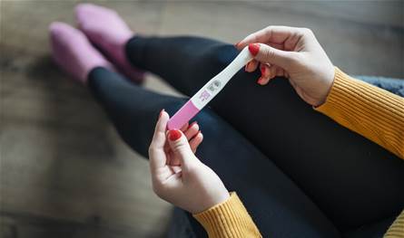 ما هو العمر الذي تبدأ فيه خصوبة المرأة بالانهيار؟ 