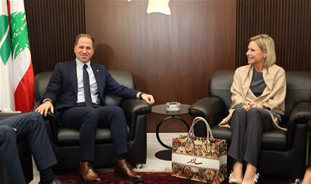 الجميل استقبل بلاسخارت.. وبحث في سبل تعزيز الجيش وحصر السلاح بيد الدولة