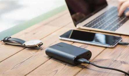 في هذه الدولة.. سحب 210 ألف شاحن متنقل بعد اندلاع حرائق!