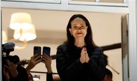 تجاوزت 10 نقاط تفتيش.. تفاصيل هروب زعيمة المعارضة الفنزويلية