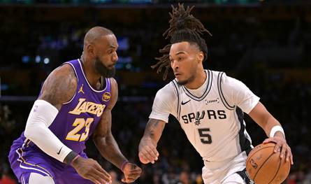  سبيرز يتأهل إلى قبل نهائي الغرب بفوزه على ليكرز في كأس دوري السلة الأميركي