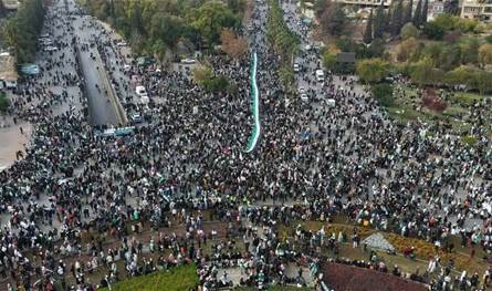 بعد الغاء قانون قيصر ورفع العقوبات.. الاحتفالات تعم سوريا 