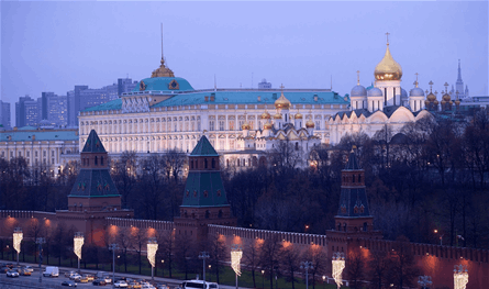 ليلة من مئات المسيّرات.. موسكو تحت الهجوم وزيلينسكي يتحدّث عن وثيقة سلام