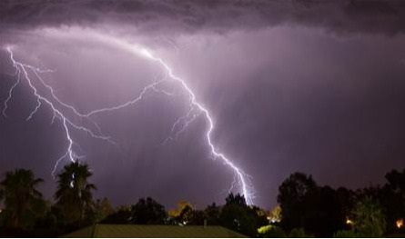العاصفة &quot;بايرون&quot; تصل بلاد الشام.. ماذا ينتظر لبنان؟